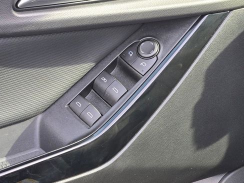 Certified 2025 Chevrolet Equinox LT image 19