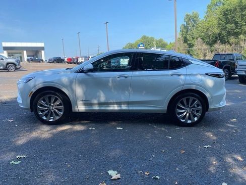 New 2025 Buick Envista Avenir image 4