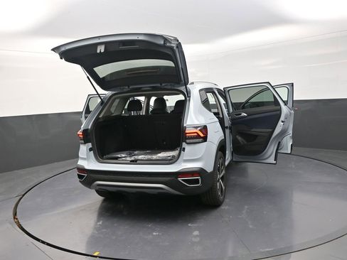New 2026 Volkswagen Taos SEL image 33