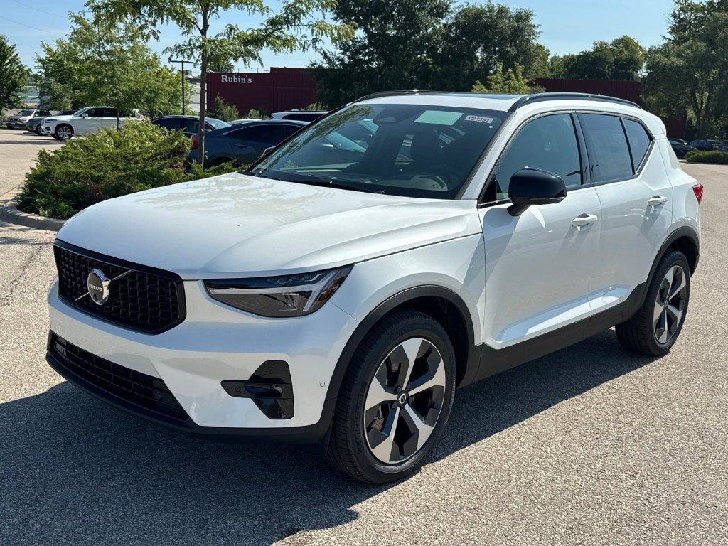 New 2026 Volvo XC40 B5 Plus w/ Climate Package AWD/4WD image 1