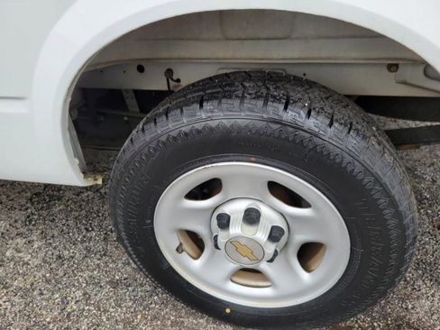 Used 2005 Chevrolet Astro image 19