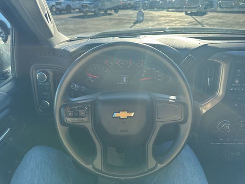 Used 2023 Chevrolet Silverado 1500 Custom image 25