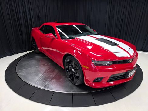 Used 2014 Chevrolet Camaro SS w/ RS Package RWD image 4