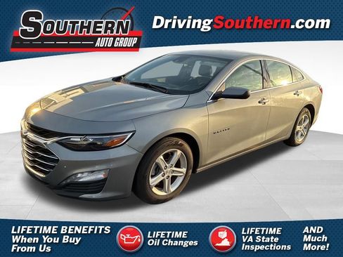 Used 2024 Chevrolet Malibu LT FWD image 1