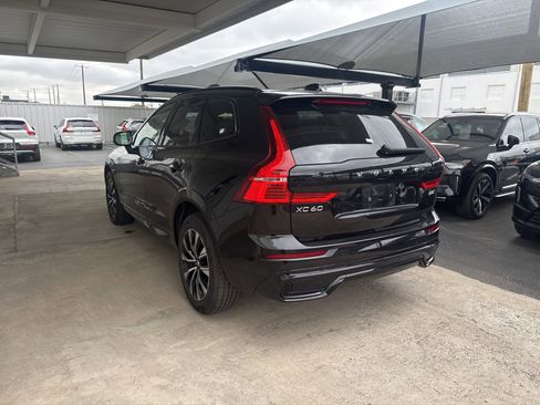 Used 2025 Volvo XC60 B5 Core AWD/4WD image 7