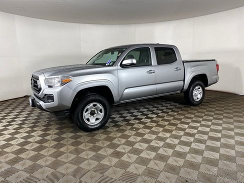 Used 2022 Toyota Tacoma SR image 6
