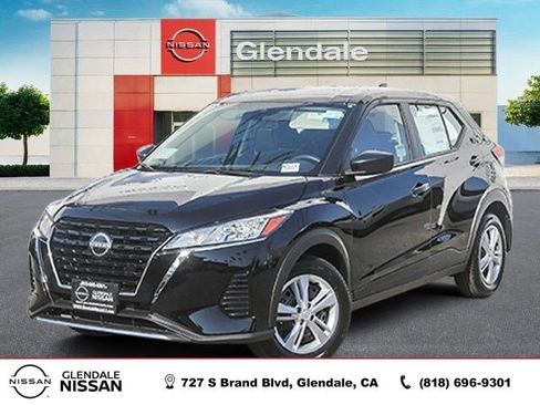 New 2025 Nissan Kicks Play S FWD image 1
