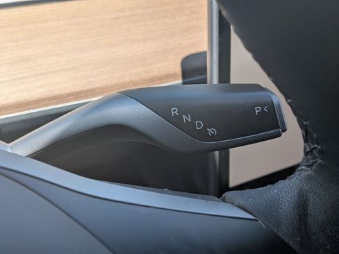Used 2023 Tesla Model Y Long Range AWD/4WD image 11