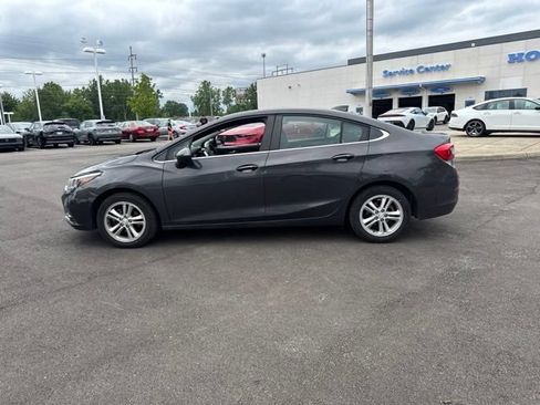 Used 2017 Chevrolet Cruze LT w/ Convenience Package FWD image 16