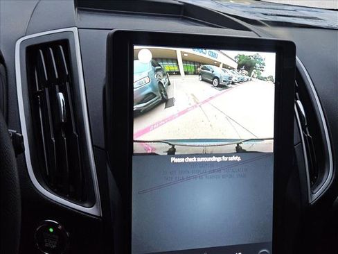 Used 2024 Ford Edge SE image 18