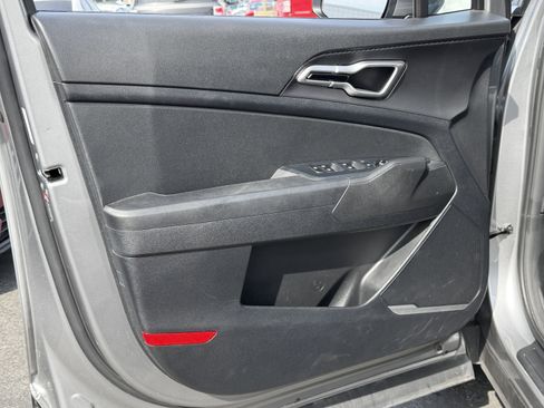 Certified 2023 Kia Sportage LX image 10