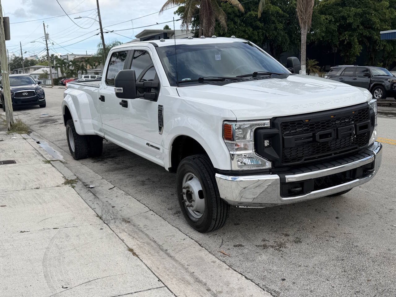 Used 2022 Ford F350 XL w/ Power Equipment Group AWD/4WD image 4
