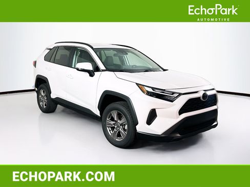 Used 2025 Toyota RAV4 XLE FWD image 1