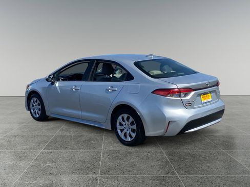Used 2021 Toyota Corolla LE FWD image 3