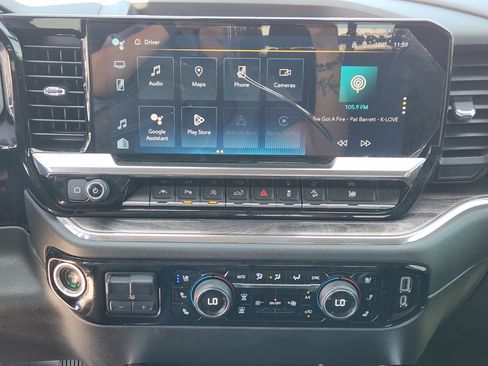 Used 2023 Chevrolet Silverado 1500 LTZ AWD/4WD image 18