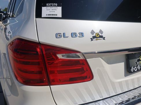 Used 2015 Mercedes-Benz GL 63 AMG 4MATIC image 11