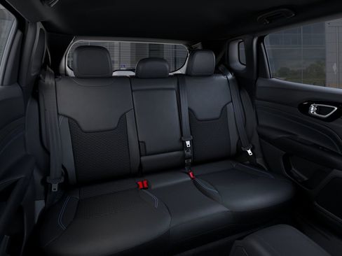 New 2026 Jeep Compass Latitude image 15