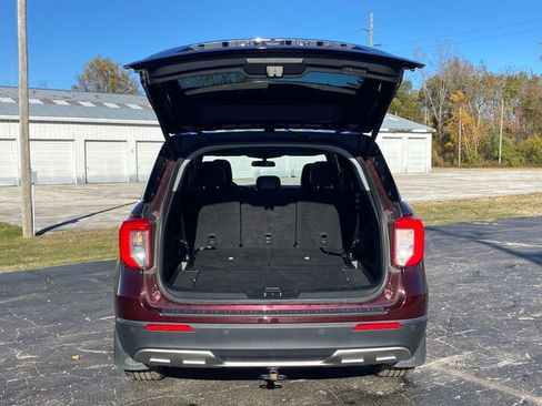 Used 2022 Ford Explorer XLT w/ Equipment Group 202A image 17