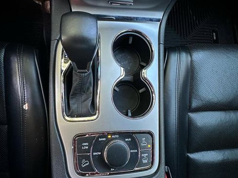 Used 2018 Jeep Grand Cherokee Overland image 28