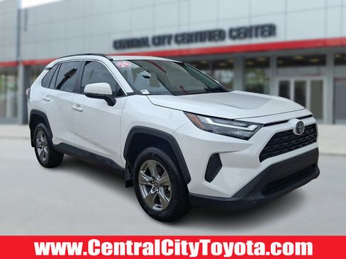 Used 2024 Toyota RAV4 XLE w/ Convenience Package FWD image 1