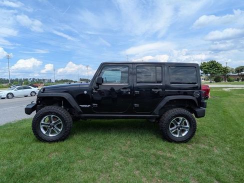 Used 2015 Jeep Wrangler Unlimited Rubicon w/ Dual Top Group AWD/4WD image 6