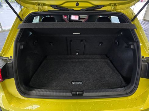 Used 2022 Volkswagen GTI Autobahn image 16