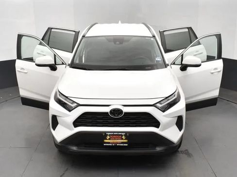 Used 2024 Toyota RAV4 XLE FWD image 10