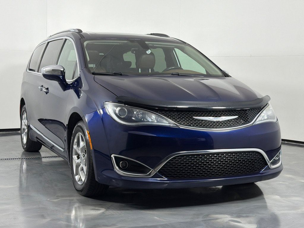 Used 2019 Chrysler Pacifica Limited FWD image 3