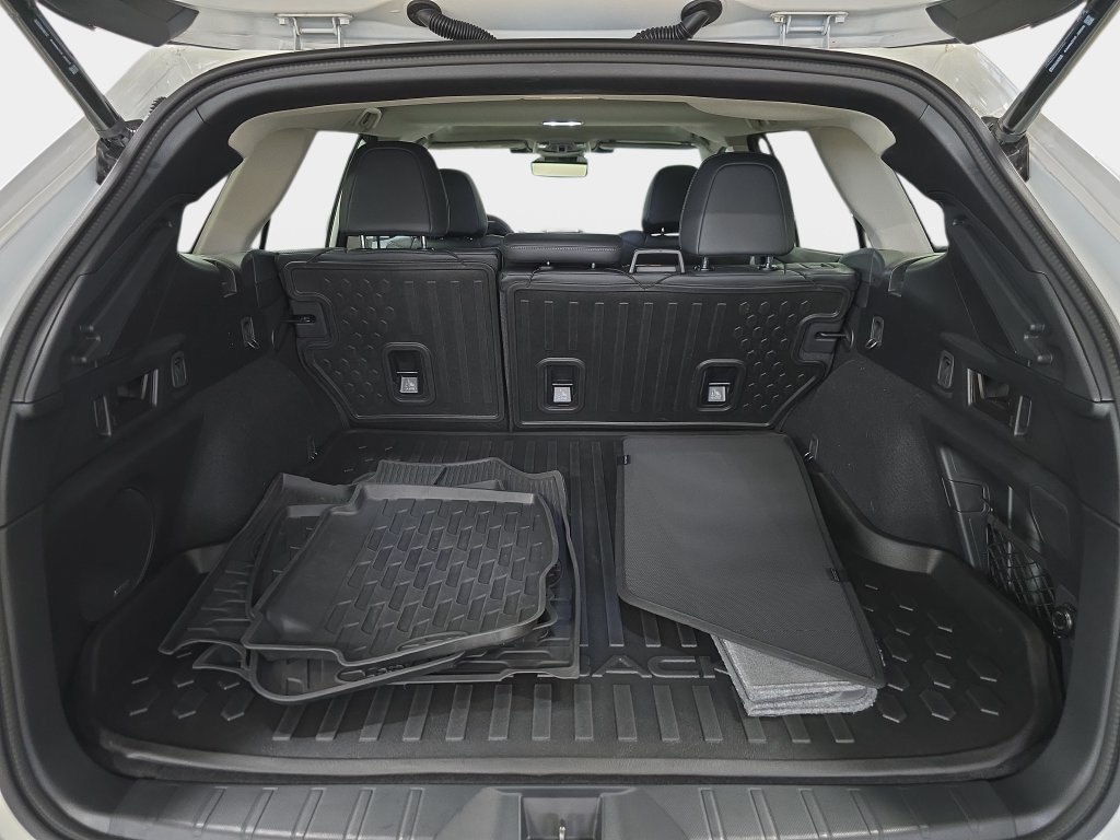 Used 2025 Subaru Outback Touring XT AWD/4WD image 30