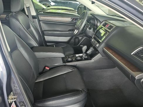 Used 2017 Subaru Outback 3.6R Limited AWD/4WD image 11