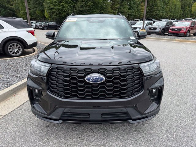 Certified 2025 Ford Explorer ST-Line AWD/4WD image 3