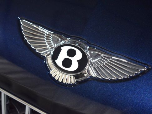 New 2025 Bentley Bentayga AWD/4WD image 9