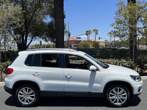 Used 2015 Volkswagen Tiguan SEL FWD image 16