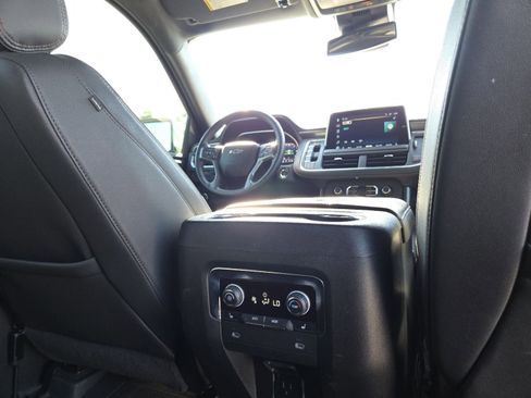 Used 2024 Chevrolet Suburban RST w/ Luxury Package image 25