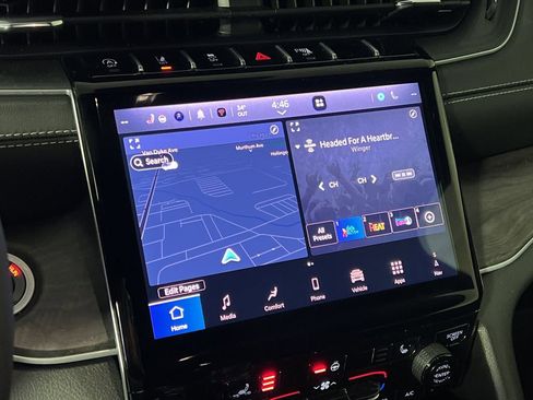 Used 2025 Jeep Grand Cherokee Limited image 22