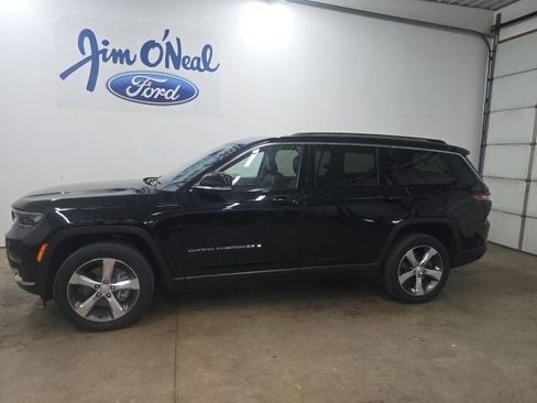Used 2022 Jeep Grand Cherokee L Limited AWD/4WD image 32