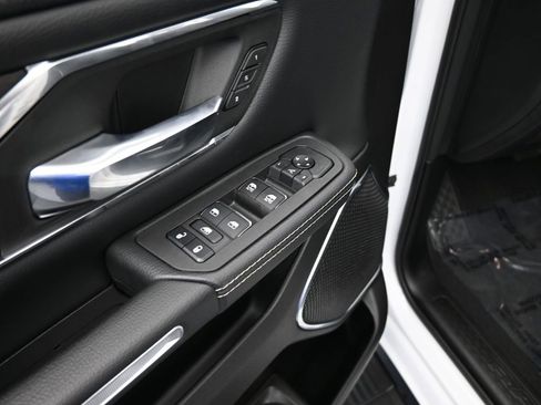 Used 2025 RAM 1500 Laramie w/ Sport Appearance Package image 13