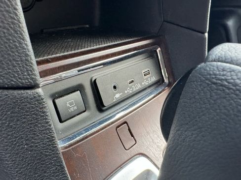 Used 2024 Subaru Ascent Touring w/ Popular Package #2 image 12