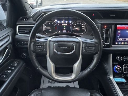 Used 2021 GMC Yukon Denali w/ Denali Premium Package image 19