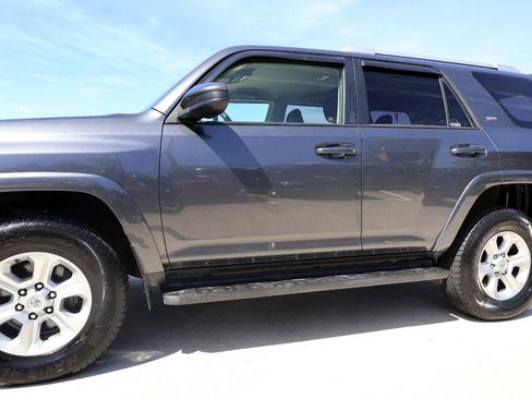 Used 2015 Toyota 4Runner SR5 image 32