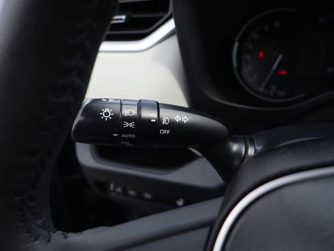 Used 2023 Toyota RAV4 XLE Premium AWD/4WD image 40