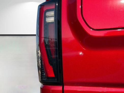 Used 2024 GMC Sierra 2500 AT4 w/ AT4 Premium Plus Package image 10