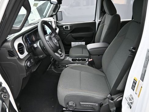 New 2025 Jeep Gladiator Sport image 10