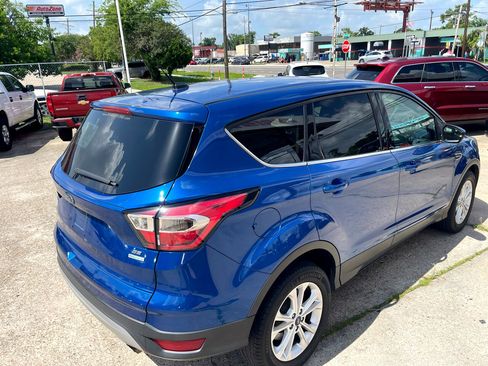 Used 2017 Ford Escape SE image 5