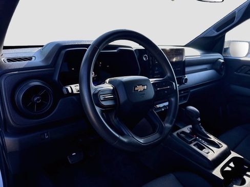 Used 2023 Chevrolet Colorado W/T RWD image 10