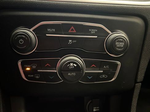 Used 2017 Dodge Charger SXT image 13
