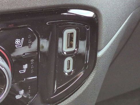 Used 2024 Chevrolet Silverado 1500 High Country image 22