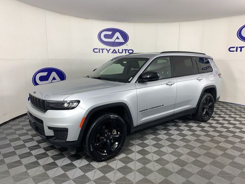 Used 2023 Jeep Grand Cherokee L Laredo AWD/4WD image 7