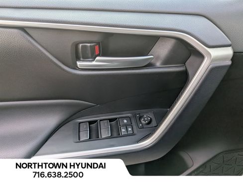 Used 2025 Toyota RAV4 XLE image 29