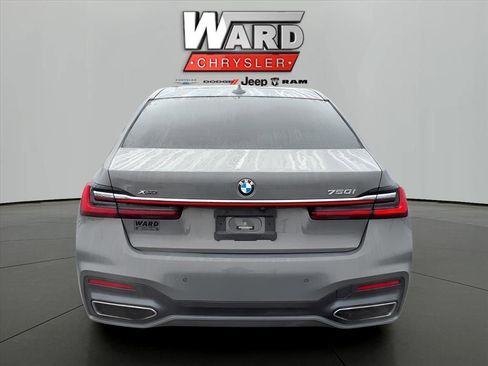 Used 2021 BMW 750i xDrive w/ Executive Package image 25